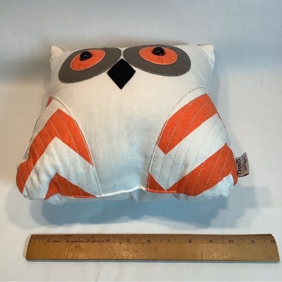 Owl Pillow Thro By Marlo Lorenz Halloween White Orange Button Eyes 11"X 11" EUC - Picture 5 of 5